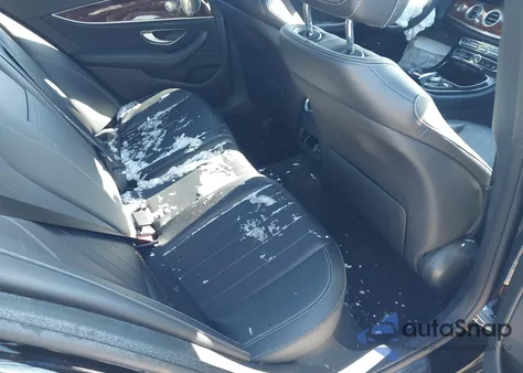 2017 Mercedes-Benz E 300 4Matic z USA, uszkodzony, nr VIN WDDZF4KB5HA047063